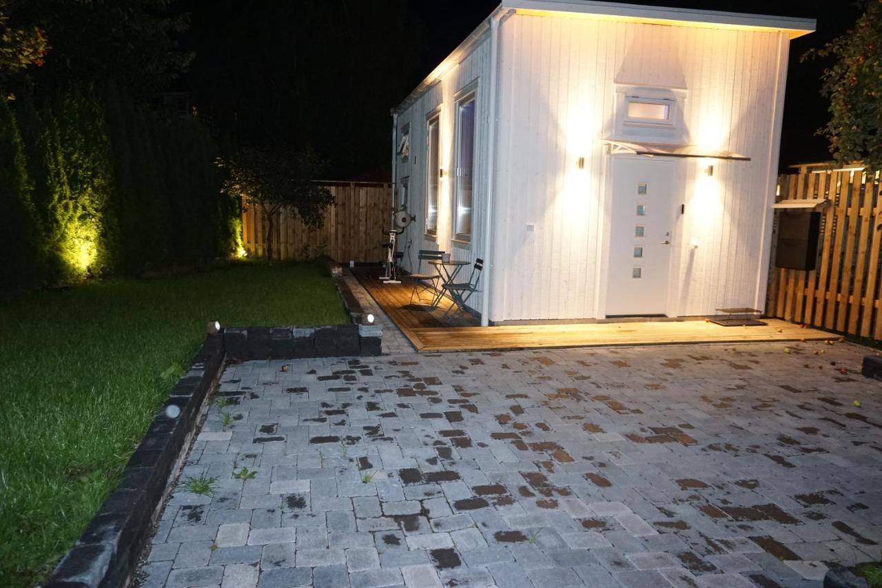 Appartamento Fresh Happy Little House, 35 M2 In Taeby Stoccolma Esterno foto